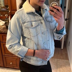 FAUX FUR LIGHT DENIM JACKET